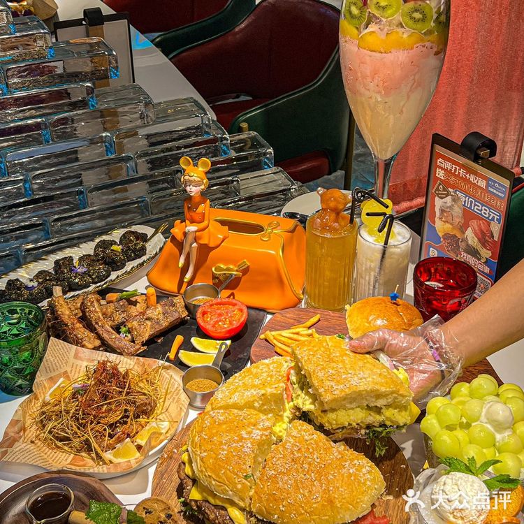 这个夏天总要吃一次这个zui大的冰淇淋吧！