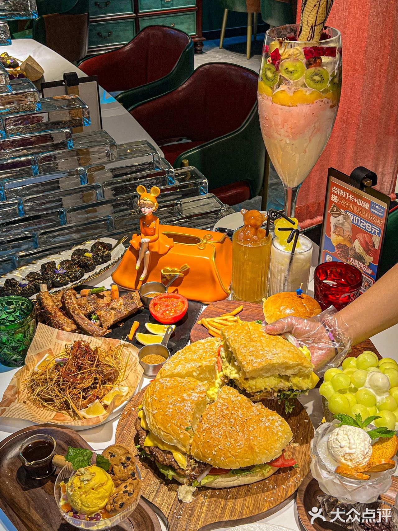 这个夏天总要吃一次这个zui大的冰淇淋吧！