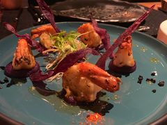 煎虾配紫薯泥薯片及姜味柠檬汁-AZUL by FUEL蓝色·法式酒馆(琶醍店)