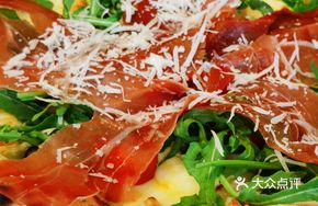 Prosciutto and Arugula Pizza