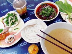 过桥米线-桥香园云南过桥米线(金马碧鸡店)