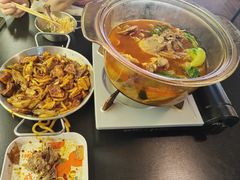 -满格嗦新疆椒麻鸡火锅.炒米粉(川大江安校区店)