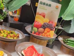 -钱小奴海鲜自助黑金店(杭州滨江龙湖店)