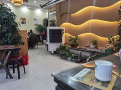 -壹阁胡羊焖饼(特色小吃街店)