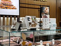 -Laderach 莱德拉(上海环贸iapm店)