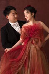 -雪中彩影婚纱摄影·微光艺术中心