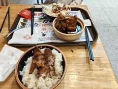 -万和春排骨砂锅米饭(新业广场店)