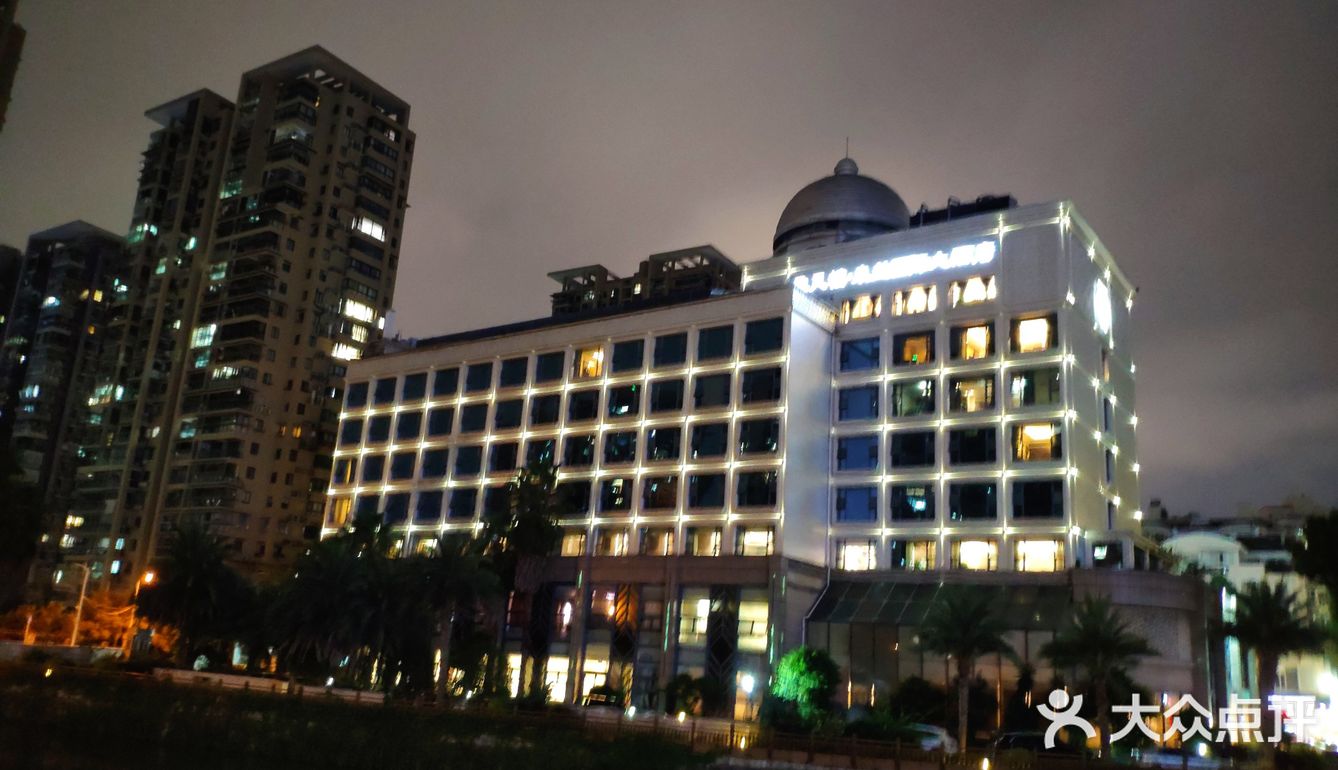 尤其是图一图二的石拱桥，他既可以行驶车辆又可以观光步行