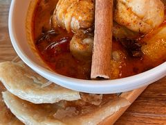 -Chom Cafe and Restaurant