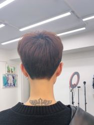 -MODEL'S HAIR