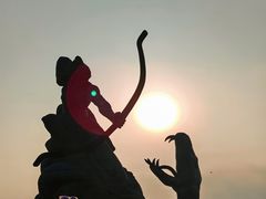 -巴陵广场
