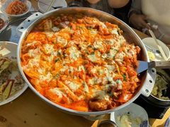 -亲昵春川鸡排(韩国美食街店)