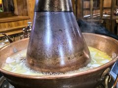 -果松木炭酸菜铜火锅·外婆参鸡汤