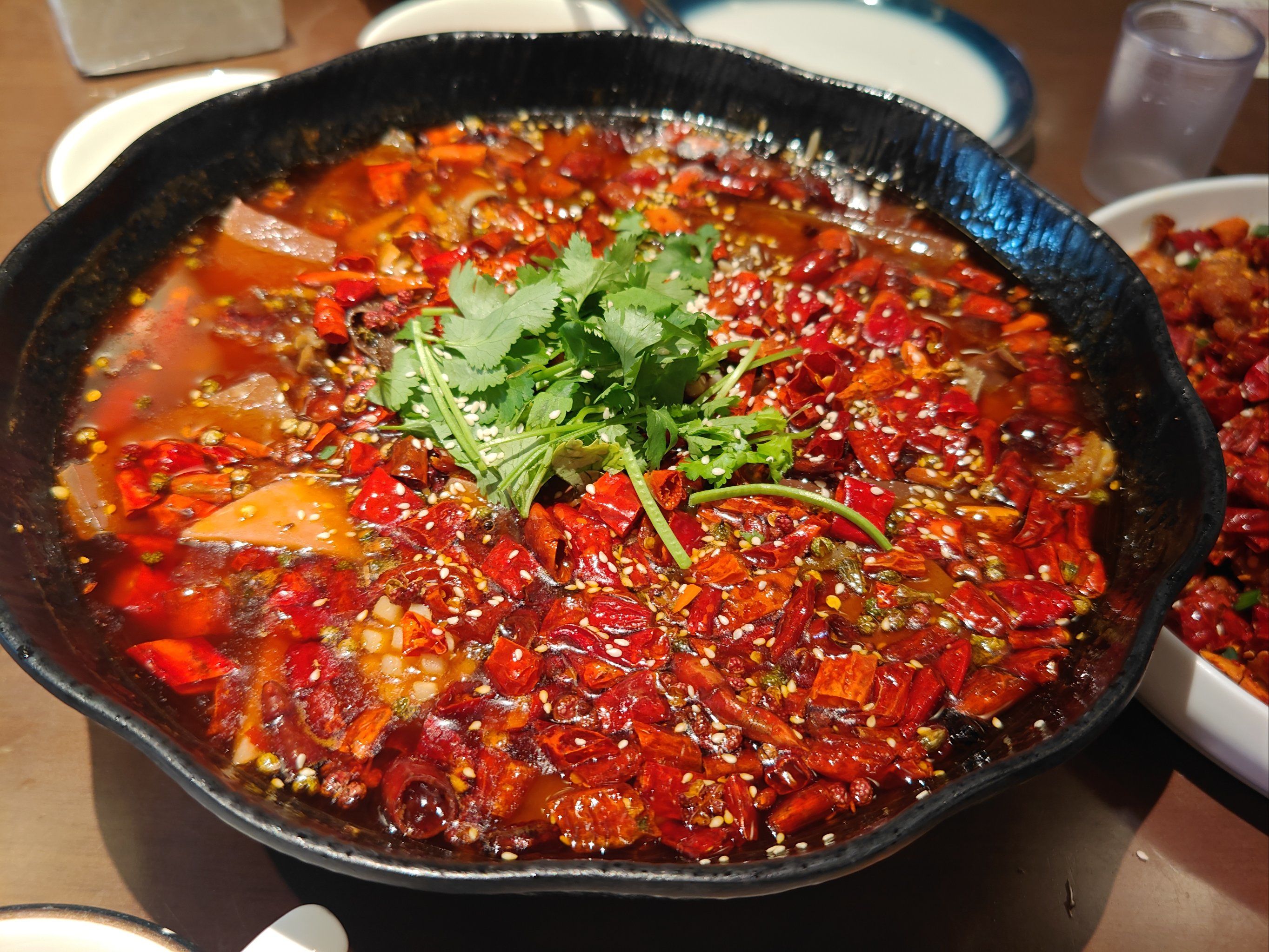 仔姜牛蛙」「大旺肥肠鱼」「巴蜀毛血旺」都是招牌菜份量很大值得推荐