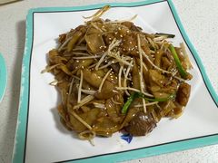 干炒牛肉河粉-阿政粤小馆(中央大街店)