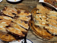 -阿洪锅贴王(小吃城店)