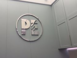 -PE SALON