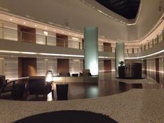 -上海滴水湖皇冠假日酒店