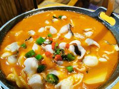 思茅酸汤鱼片-老滇山寨•云南特色菜•地方菜•民族风情歌舞表演(金碧店)