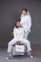 -现代经典婚纱摄影