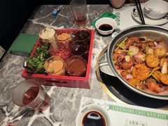 -禄婶鸡煲·打边炉