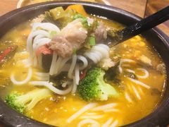 酸菜肥牛米线-滇越乘象云南餐厅(次渠店)