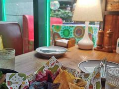 玉米片派对-Famous肥猫墨西哥音乐餐吧(五棵松华熙LIVE店)