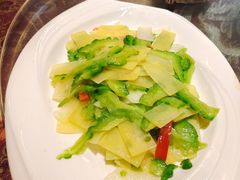 苦瓜炒洋芋-滇食记·云南家常菜