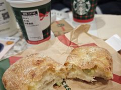 -星巴克臻选(莘庄仲盛店)