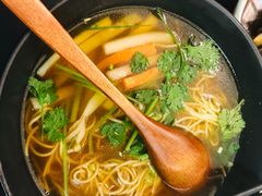 香辣牛骨汤面-贡梅老面馆·蟹粉面·无锡特色小吃(南长街主推店)