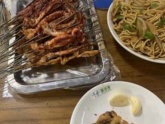 -亨利烧烤(理想山店)