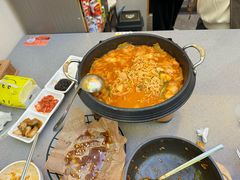 -豚妈妈汤饭·部队锅(南京东路店)