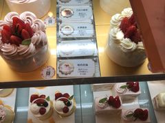 -花花卷卷·鲜食蛋糕(静安久光百货店)