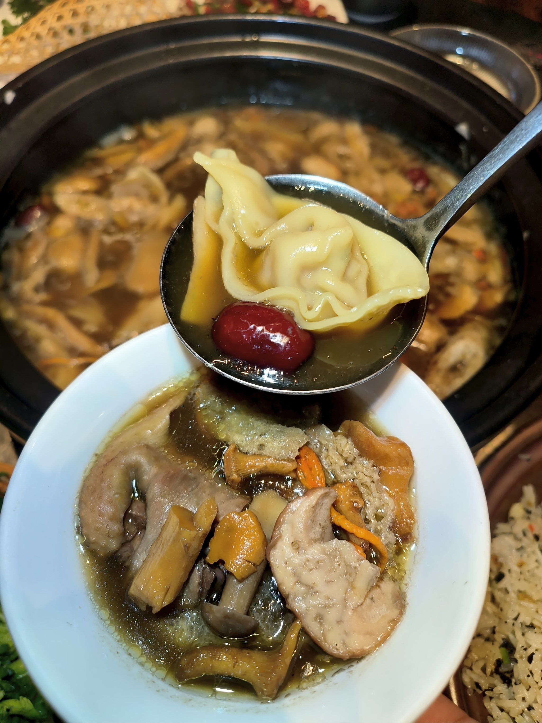 这锅菌汤鲜到让眉毛离家出走