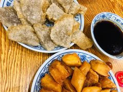 老北京炸咯吱-门框胡同百年卤煮(新街口店)