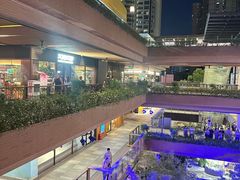 -瑞虹新天地月亮湾
