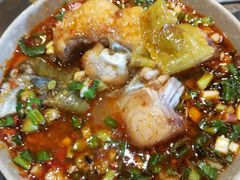 -肖肖酸萝卜鱼火锅(总店)