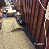一个人去吃就可以坐楼下，听老板说说话
