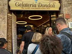 -Gelateria Dondoli