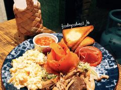 All&nbsp;day&nbsp;breakfast-layback cafe & bar