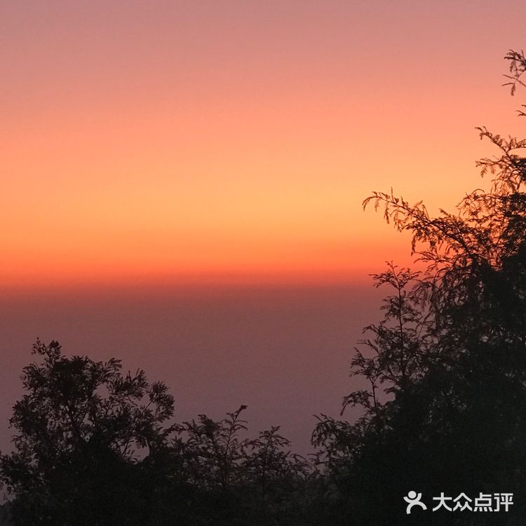 🌃夜爬衡山攻略:星光与晨曦之旅