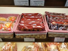 忌司条-红宝石·鲜奶小方·海派西点房(丰庄店)