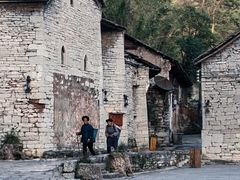 -高荡千年布依古寨旅游景区