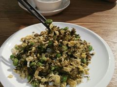 雪菜蚕豆炒鸡蛋-确喜美味小厨(西单商场兰州店)