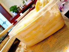 -蜜蜂小象·榴莲千层蛋糕(时代汇11栋店)