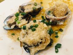 蒜蓉蒸鲍鱼-双月饭店·20年老字号(新村店)