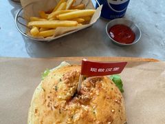 -必胜客(尹山湖歌林公园店)