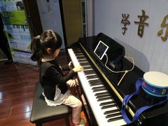 -The ONE 智能钢琴教室音乐恋琴吧·青岛市海玖玖艺术培训学校