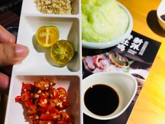 -洪氏嗨捞·广东猪肚鸡·椰子鸡火锅(西咸万象城店)