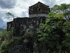 -高荡千年布依古寨旅游景区